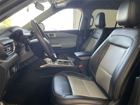 Used 2024 Ford Explorer XLT w/ Equipment Group 202A image 23