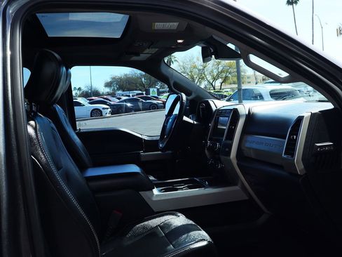 Used 2019 Ford F450 Lariat w/ Lariat Ultimate Package image 40