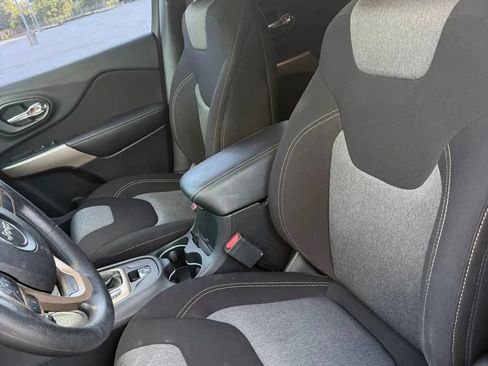 Used 2019 Dodge Durango SXT AWD/4WD image 7