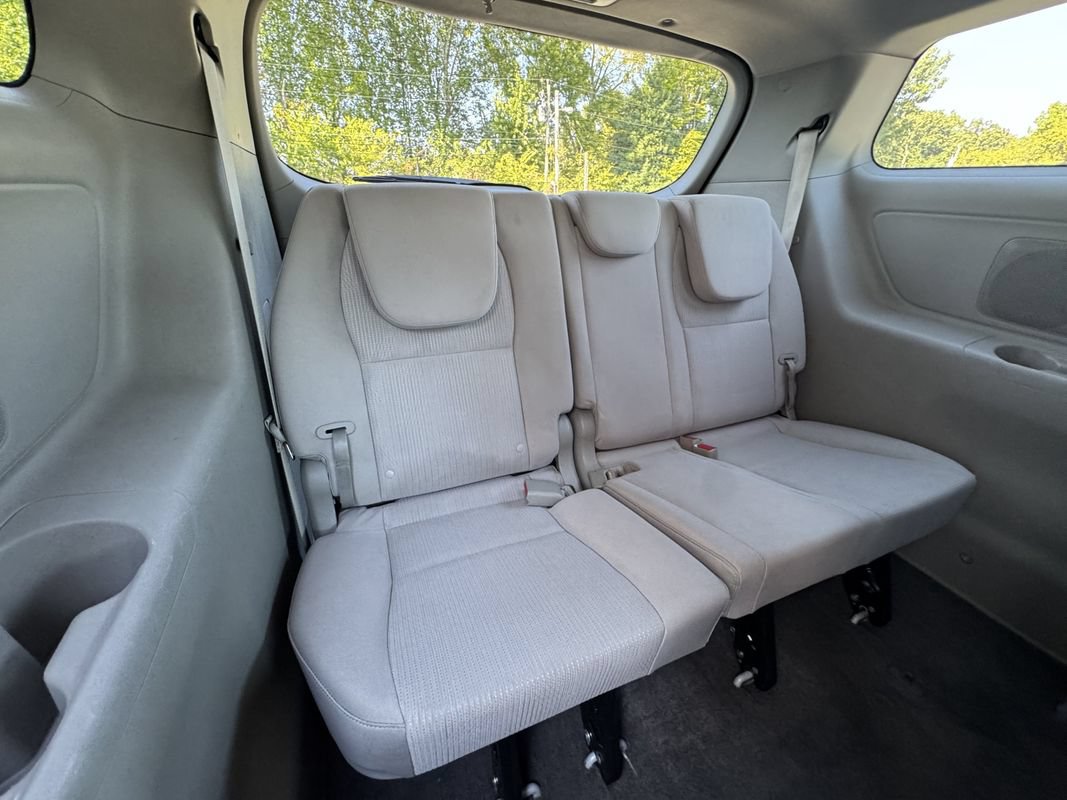 Used 2020 Kia Sedona LX FWD image 15