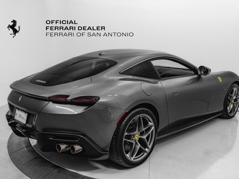 Certified 2022 Ferrari Roma image 10