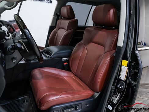 Used 2021 Lexus LX 570 4WD w/ Luxury Package image 37