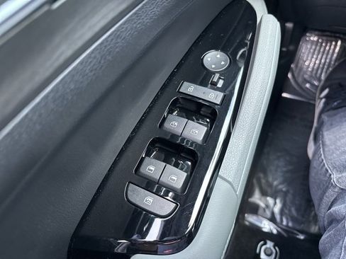 Used 2025 Kia Sportage X-Line image 29