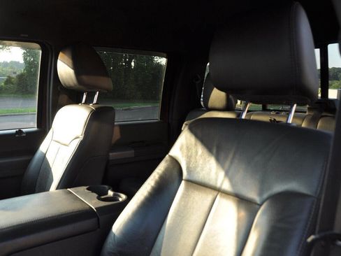 Used 2011 Ford F250 Lariat w/ Chrome Pkg image 15