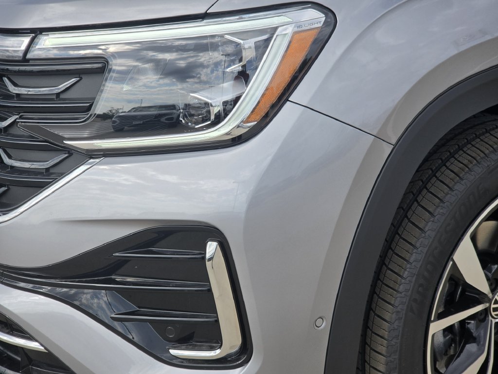 New 2026 Volkswagen Atlas Cross Sport SEL Premium R-Line AWD/4WD image 6