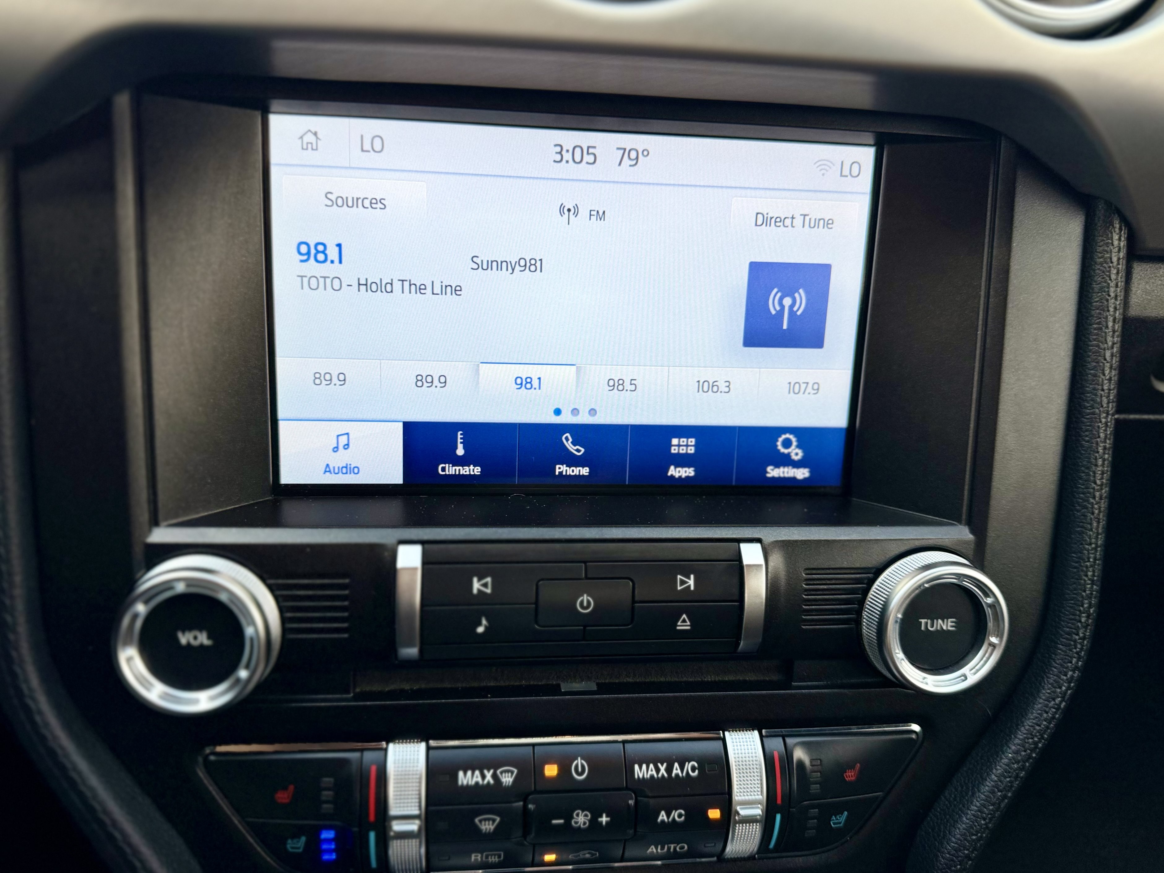 Used 2018 Ford Mustang Premium RWD image 36