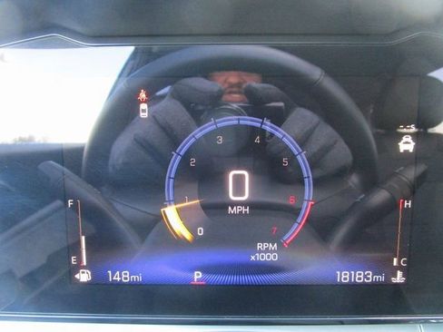 Certified 2025 Chevrolet Trax LT w/ LT Convenience Package FWD image 10