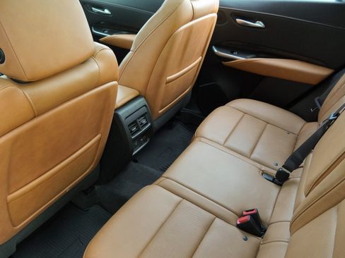 Used 2020 Cadillac XT4 Premium Luxury FWD image 33