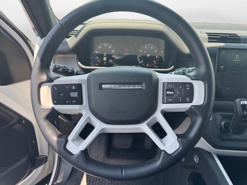 Used 2025 Land Rover Defender 110 X-Dynamic SE AWD/4WD image 10