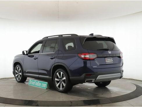 Used 2025 Honda Pilot Elite image 8