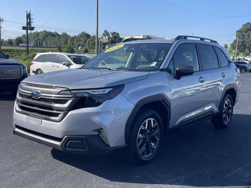 Used 2025 Subaru Forester Premium w/ Convenience Package #1 AWD/4WD image 3