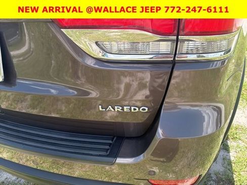 Used 2019 Jeep Grand Cherokee Laredo w/ 18" Wheel & 8.4" Radio Group AWD/4WD image 7
