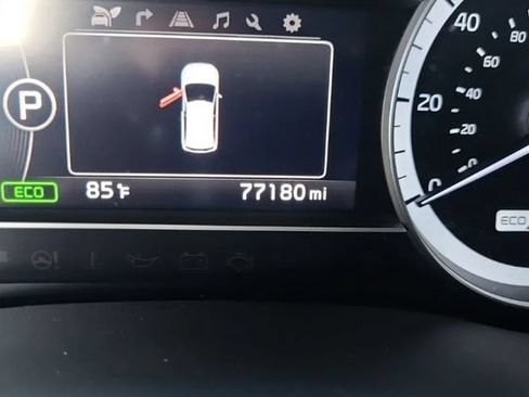 Used 2019 Kia Niro Touring FWD image 5