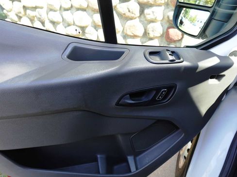 Used 2022 Ford Transit 350 DRW RWD image 11
