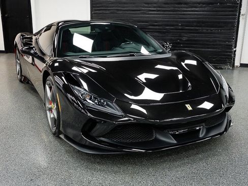 Used 2021 Ferrari F8 Tributo image 17