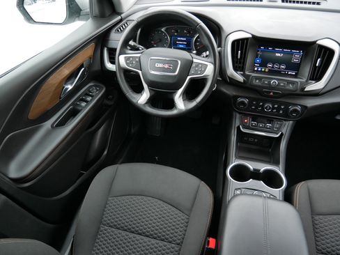 Used 2020 GMC Terrain SLE w/ Driver Convenience Package image 9