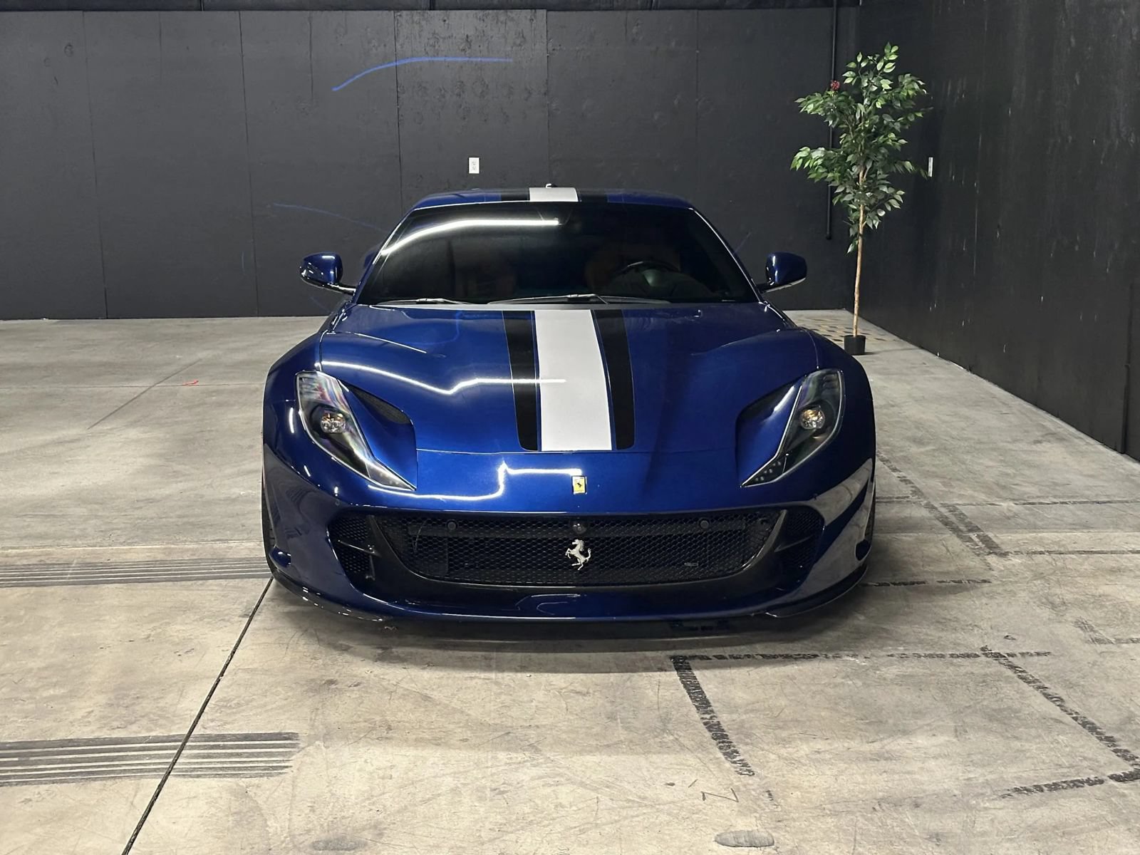 Used 2018 Ferrari 812 Superfast RWD image 12