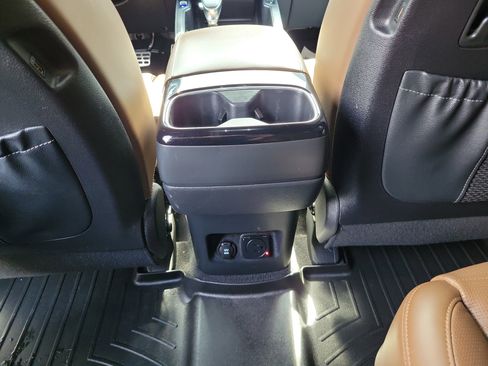 Used 2021 Kia Telluride SX w/ SX Prestige Package AWD/4WD image 11