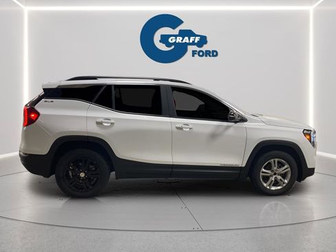 Used 2023 GMC Terrain SLE w/ Driver Convenience Package image 8