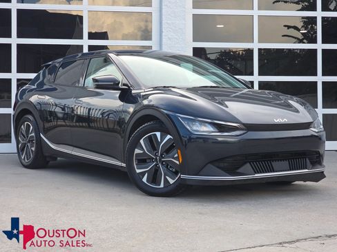 Used 2022 Kia EV6 Light RWD image 1