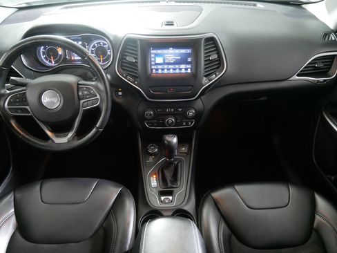 Used 2019 Jeep Cherokee Latitude Plus image 10