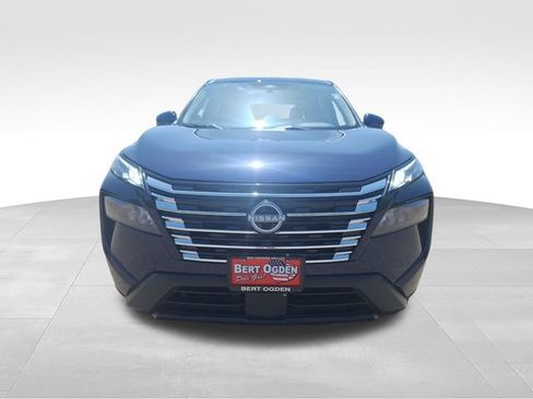 Certified 2024 Nissan Rogue SV FWD image 2