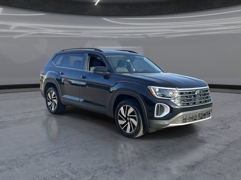 New 2026 Volkswagen Atlas SE FWD image 2