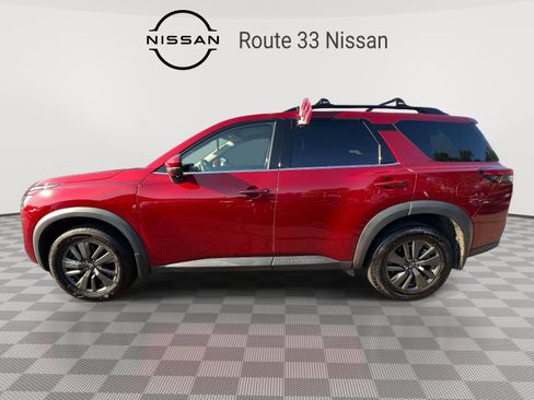 Used 2023 Nissan Pathfinder SV AWD/4WD image 5