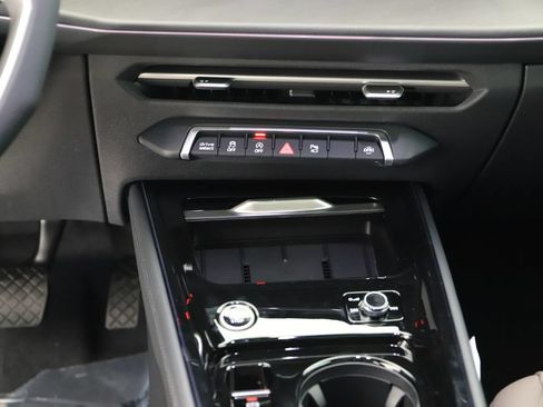 New 2026 Audi Q3 quattro 2.0T AWD/4WD image 20