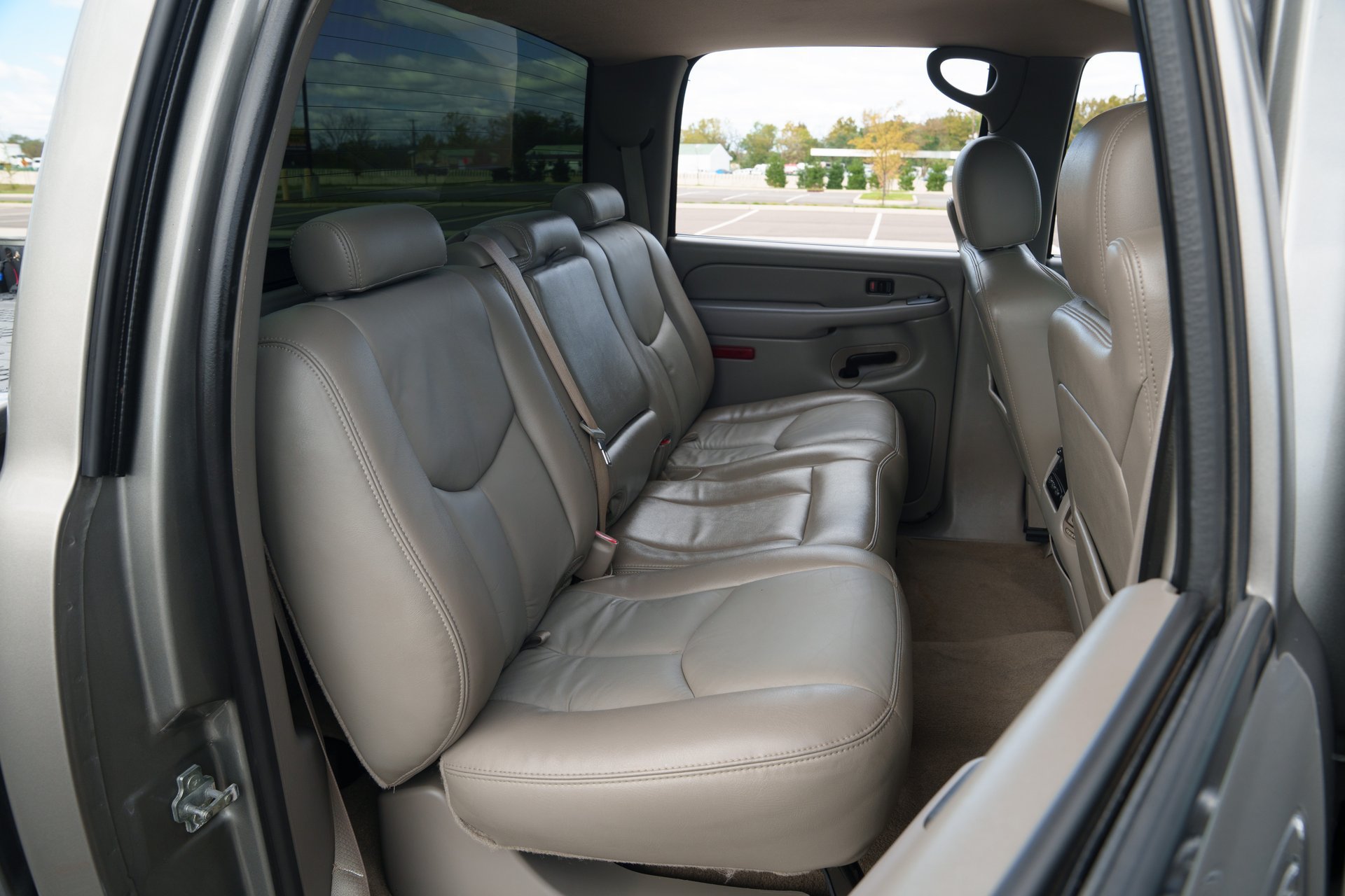 Used 2007 GMC Sierra 2500 SLT w/ Heavy-Duty Power Package AWD/4WD image 38
