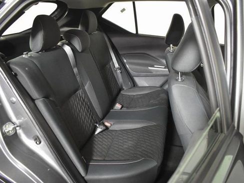 Used 2021 Nissan Kicks SV image 29