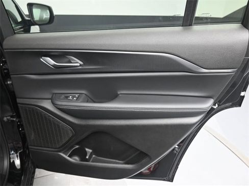 New 2025 Jeep Grand Cherokee L Laredo w/ Luxury Tech Group I image 15