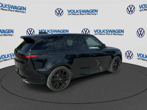 Used 2025 Land Rover Range Rover Sport Dynamic SE AWD/4WD image 8