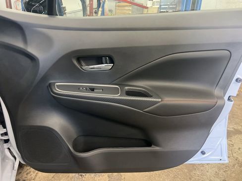 New 2025 Nissan Versa SR image 39