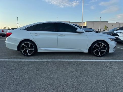 Used 2019 Honda Accord Sport image 2
