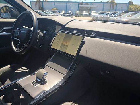 Certified 2025 Land Rover Range Rover Velar Dynamic SE image 12