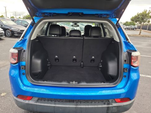 Used 2018 Jeep Compass Latitude image 11