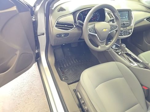 Used 2018 Chevrolet Malibu Hybrid FWD image 5