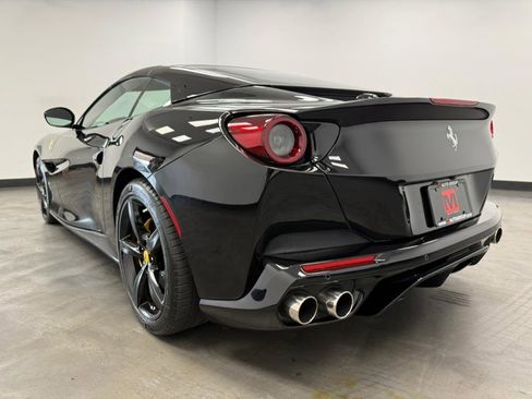 Used 2019 Ferrari Portofino image 10