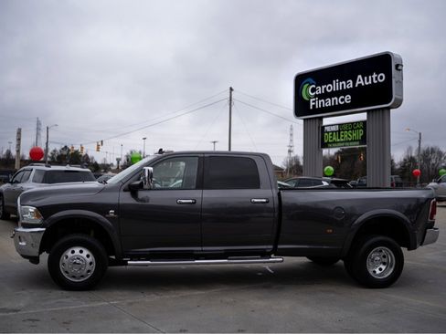 Used 2016 RAM 3500 Laramie w/ Convenience Group image 4