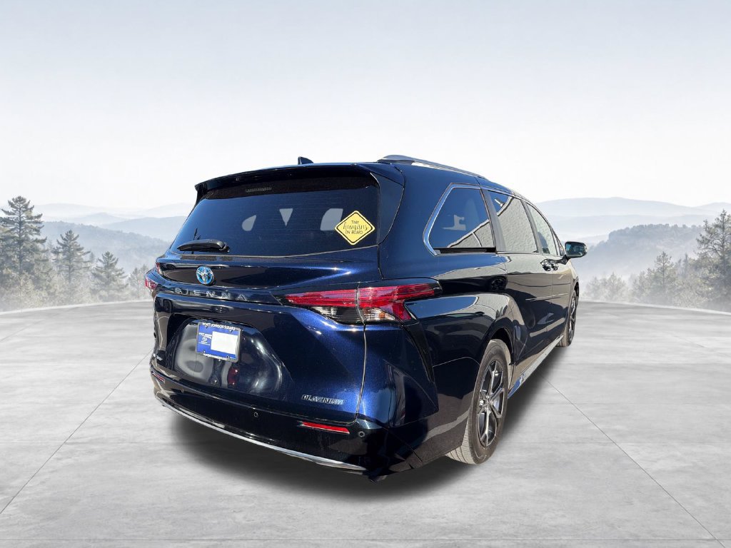 Used 2025 Toyota Sienna Platinum AWD/4WD image 8