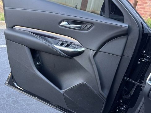 Used 2022 Cadillac XT4 Luxury w/ Cold Weather Package image 23