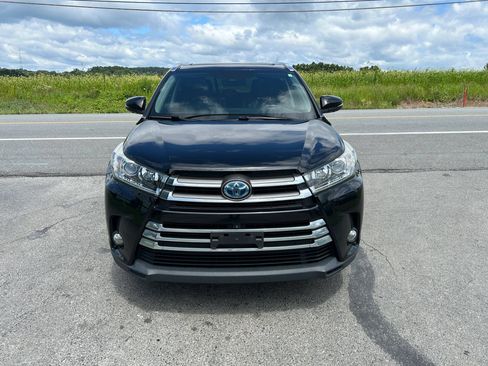 Used 2018 Toyota Highlander Limited Platinum AWD/4WD image 4