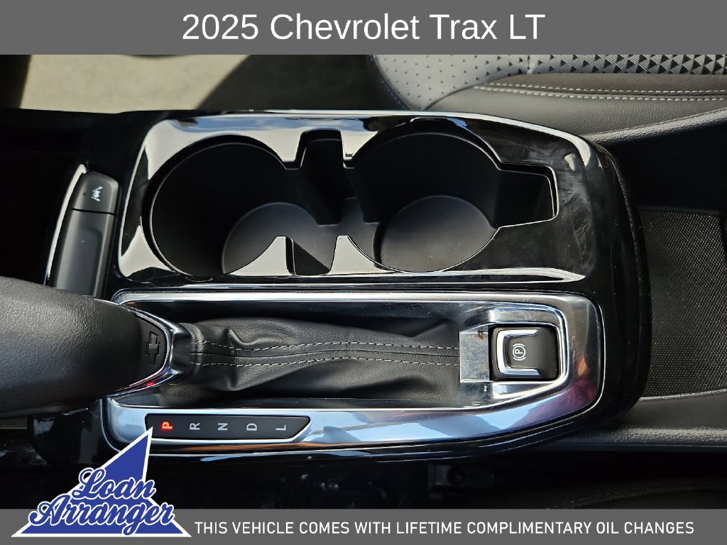 Used 2025 Chevrolet Trax LT FWD image 28