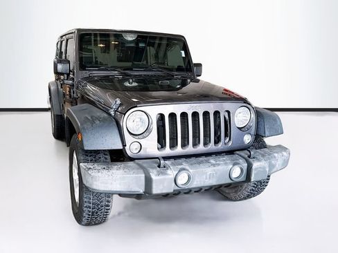 Used 2018 Jeep Wrangler Unlimited Sport w/ Connectivity Group AWD/4WD image 3