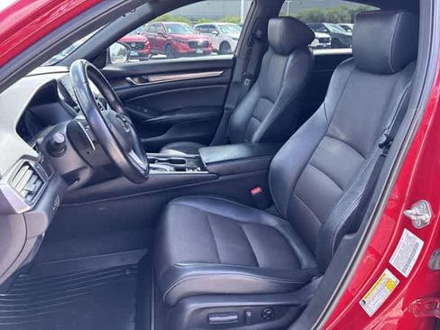 Used 2018 Honda Accord Sport image 17