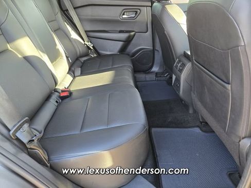 Used 2025 Nissan Rogue SV w/ SV Premium Package FWD image 15