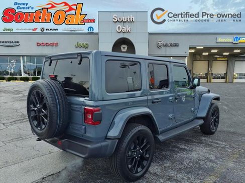 Certified 2025 Jeep Wrangler Unlimited Sahara AWD/4WD image 3