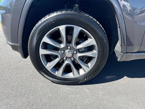 Used 2018 Jeep Grand Cherokee Overland AWD/4WD image 10