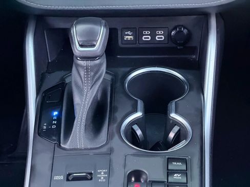 Used 2023 Toyota Highlander XLE image 39
